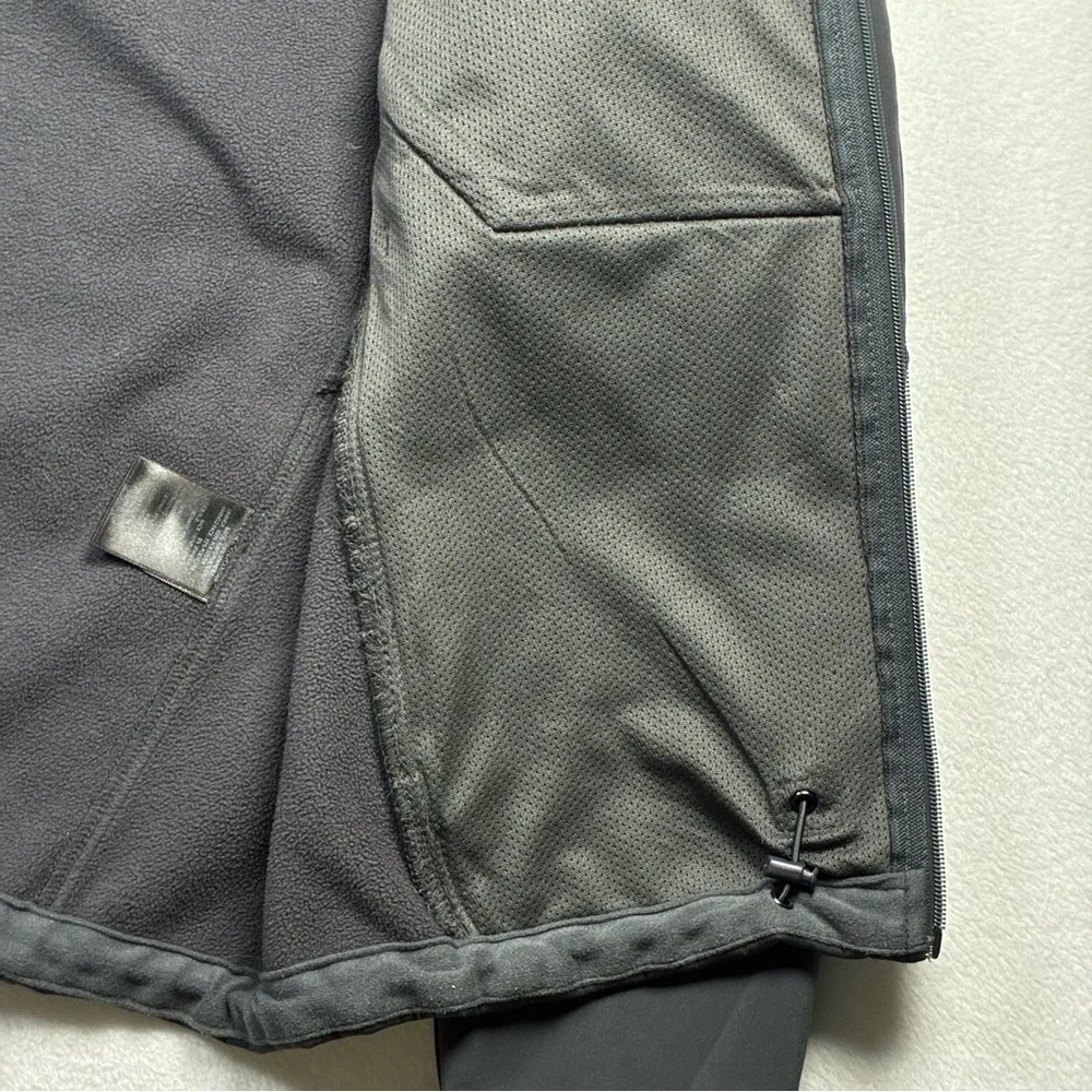 Tech by Tumi Men's Small Gray Softshell Jacket Fleece Lined Performance *FLAW